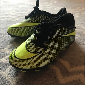 Nike Kids' Bravata II FG Soccer Cleats